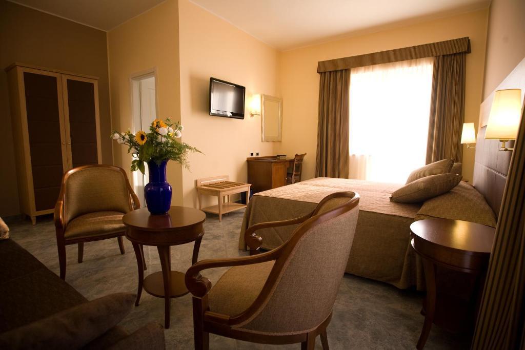 Hotel Villa Tirreno Tarquinia Chambre photo
